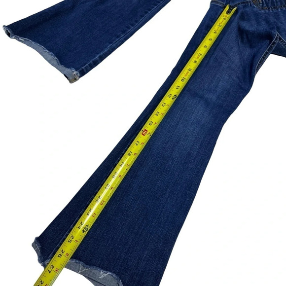 SPANX Women’s Pull On Flare Jean in Medium Dark Wash with Raw Hem Size Small P - Picture 4 of 11